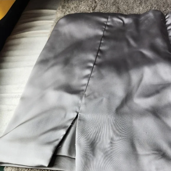 Women's Silver Mini Skirt - Wild Fable Size is XXS - Picture 9 of 14